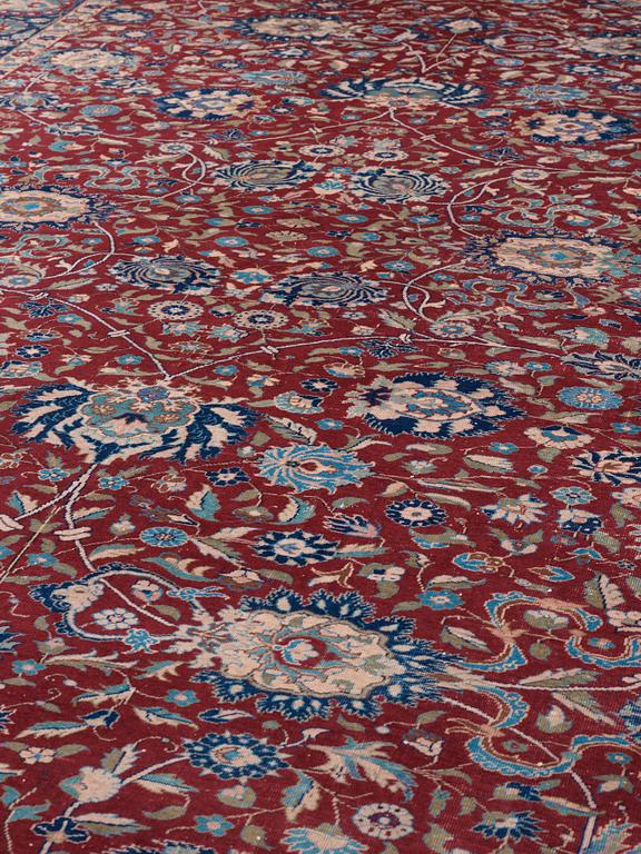 SEMI-ANTIQUE TURKISH. 407,5 x 295 cm (as well as a few cm flat weave on each end).