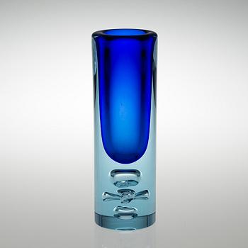 A GLASS VASE DESIGNED BY JAN BERÁNEK, model 8044, Skrdlovice, 1980s.