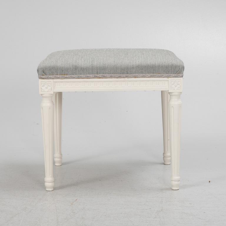 Stool, Gustavian style, first half of the 20th century.
