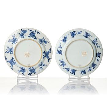 A set of six blue and white dishes, Qing dynasty, Kangxi (1662-1722).