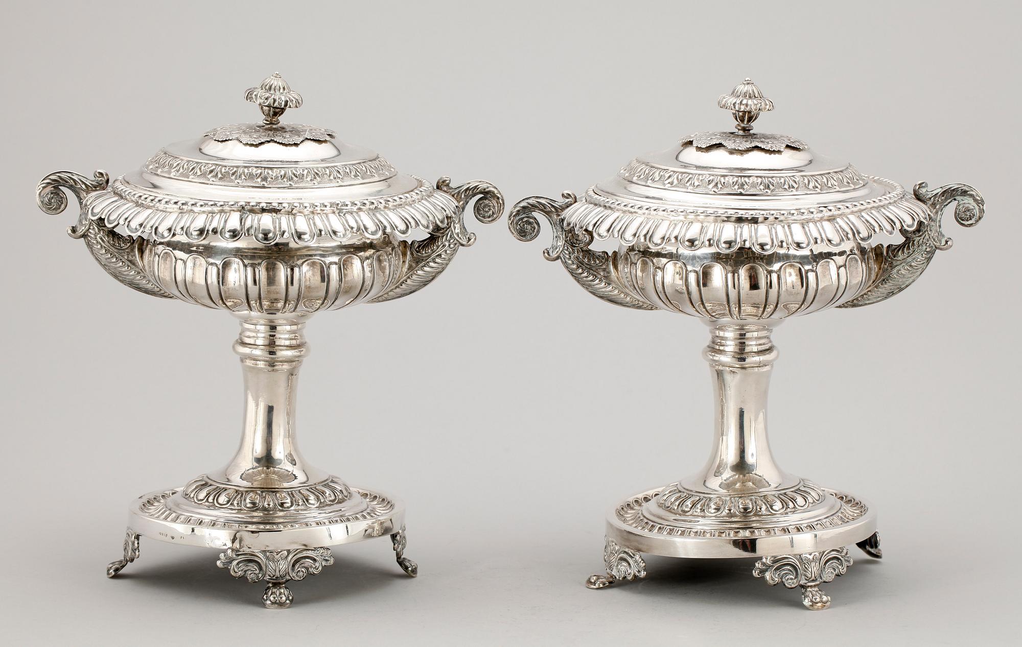 SOCKERSKÅLAR, silver, ett par, Anders Lundqvist, Stockholm. 1835. Total vikt ca 2000 gram.