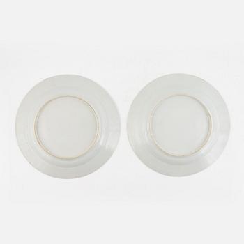 A pair of Chinese export blue and white porcelain dishes, Qing dynasty, Jiaqing (1796-1820).