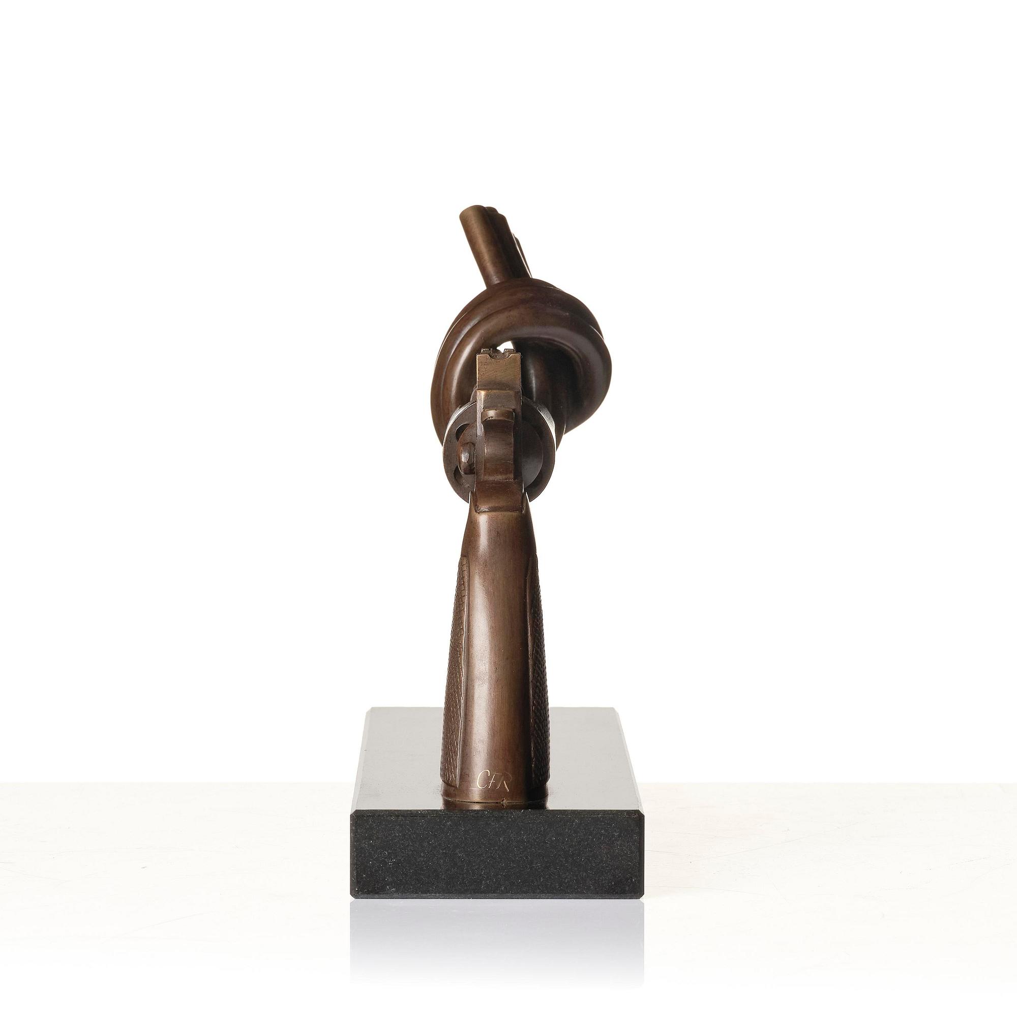 Carl Fredrik Reuterswärd, "Non-Violence".