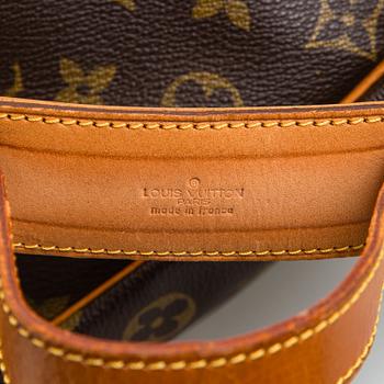 Louis Vuitton, a Monogram Canvas 'Saumur 35' bag.