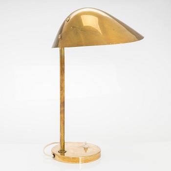 A mid-20th century 'EV 75' table light for Itsu, Finland.