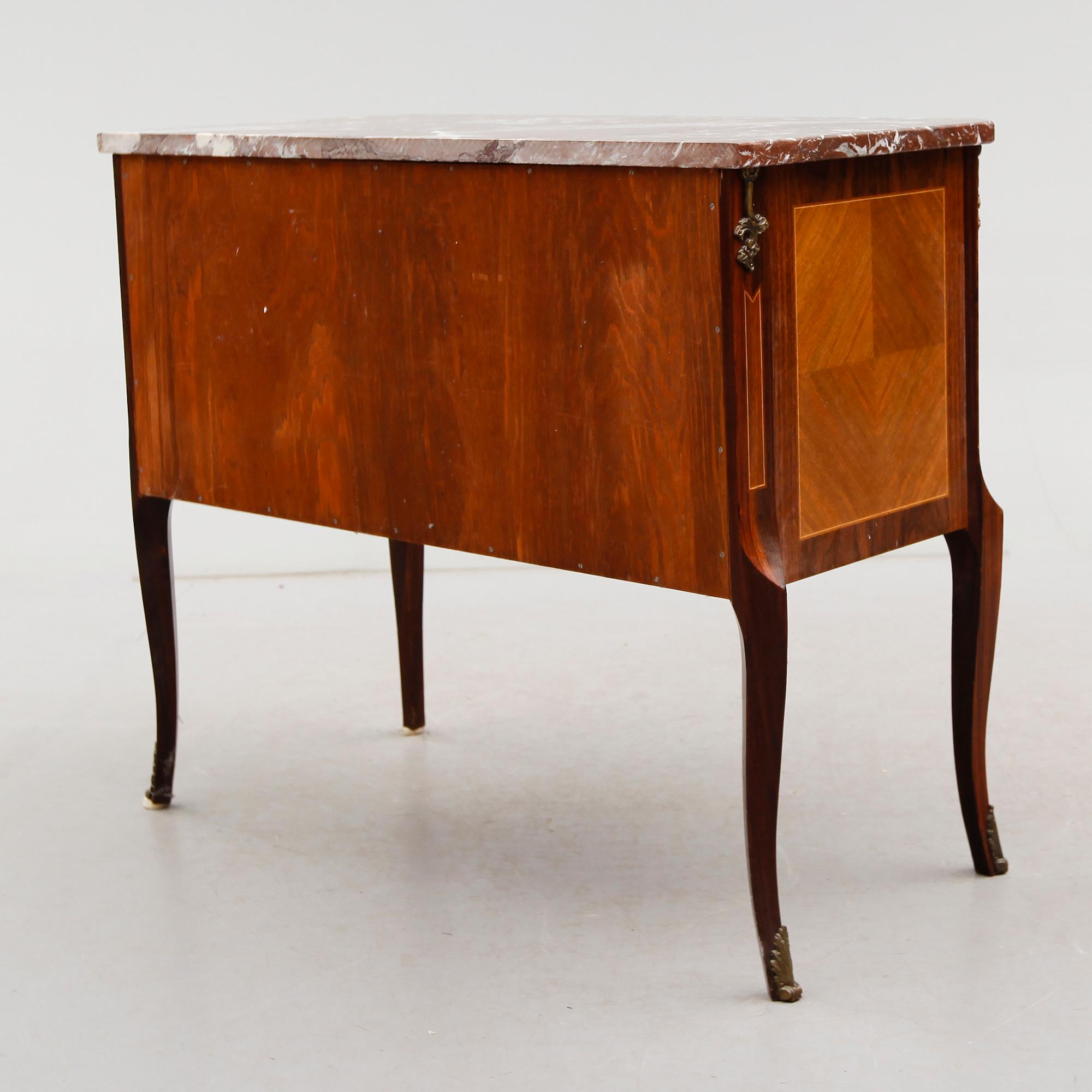 BYRÅ, gustaviansk stil, 1900-talets andra hälft.