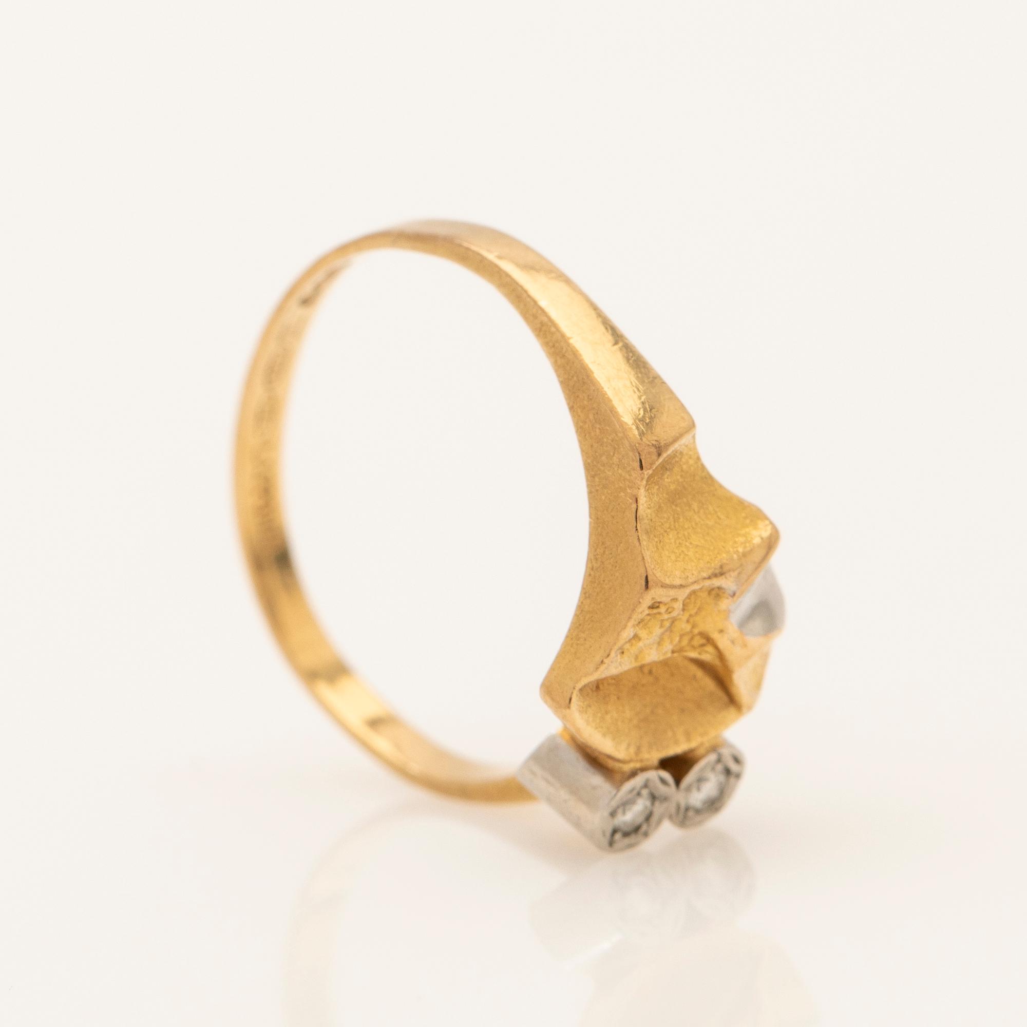 Björn Weckström, ring, 18K gold with diamonds, Lapponia, Finland.