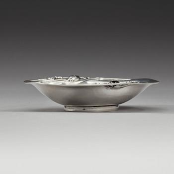 Georg Jensen, skålfat,  "Magnolia/Blossom", Köpenhamn, 1918,