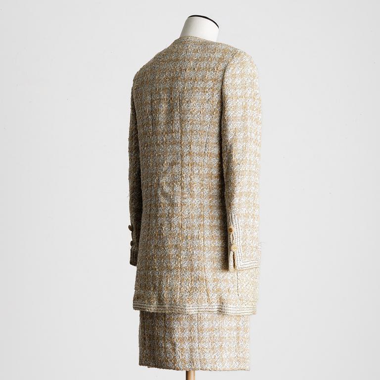 Chanel, suit, two-piece, vintage. Size Fr 36.
