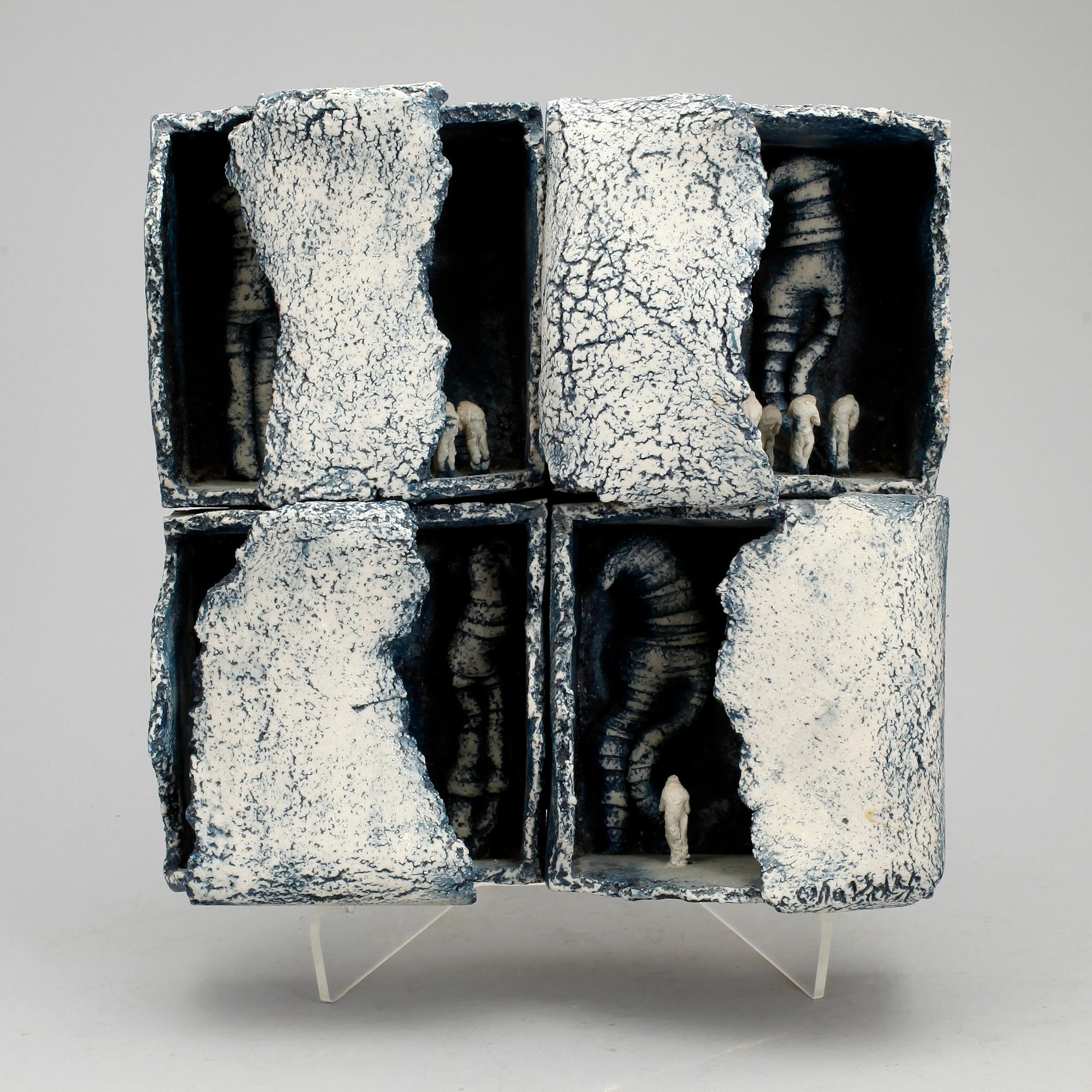 ULLA VIOTTI, väggskulptur, lergods, etikettmärkt Ulla Viotti.