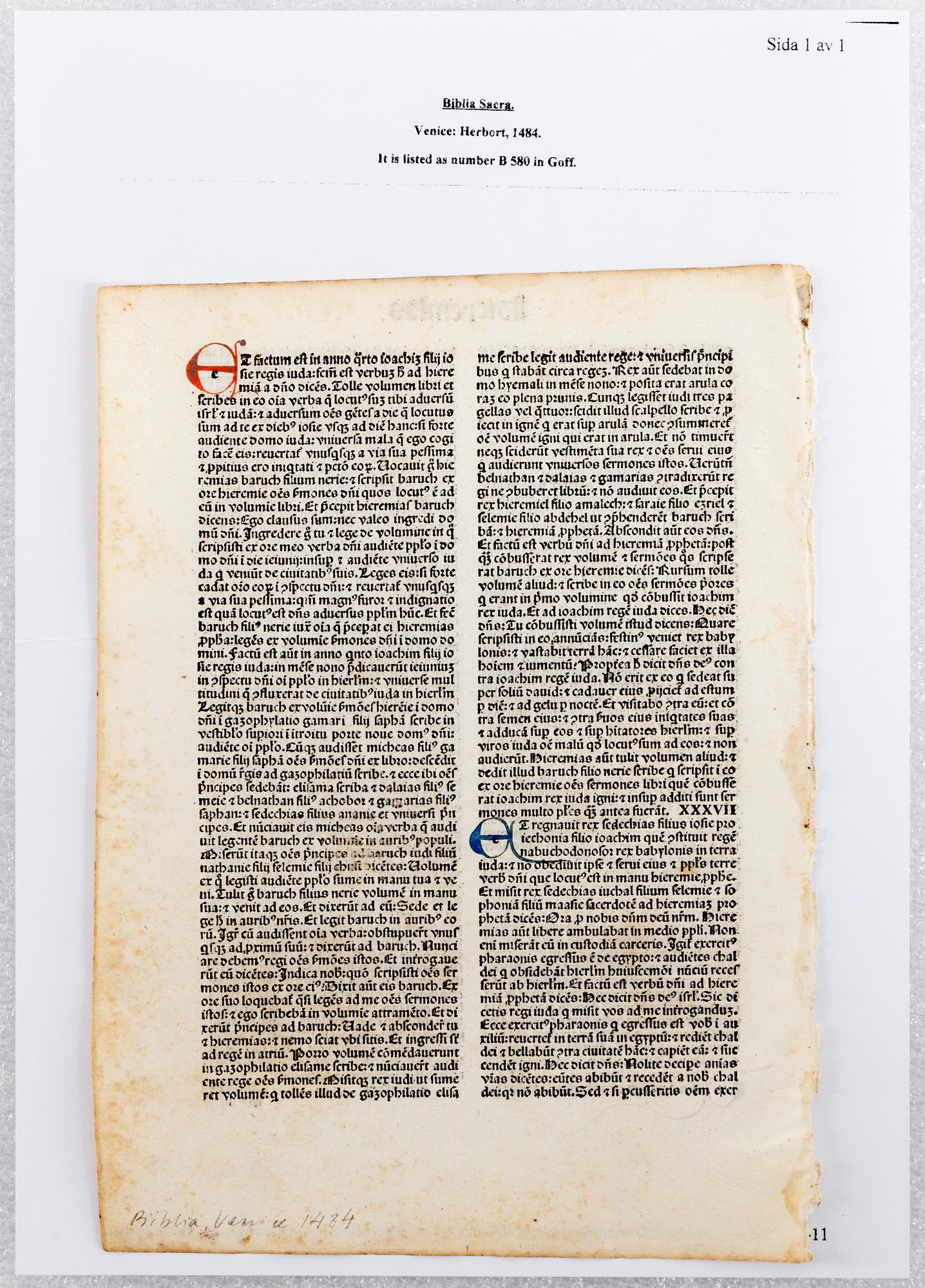 Leaves of Italian Incunabula / Printed leaves of the 1400s.