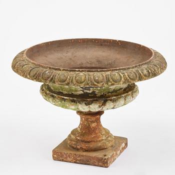 A Swedish cast-iron garden urn, late 19th century.