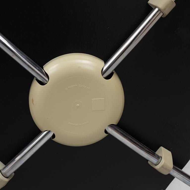 Arne Jacobsen, stolar, 4 st, "Myran", Fritz Hansen, Danmark, 1900-talets andra hälft.