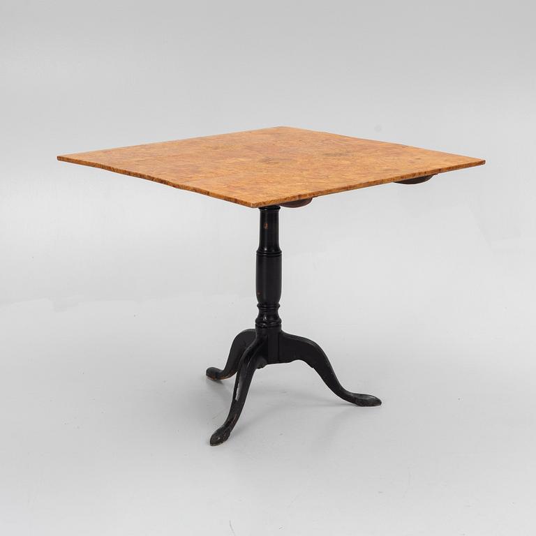 A folding table by Lars Erik Lindell (master in Köping, Sweden 1818-1843).