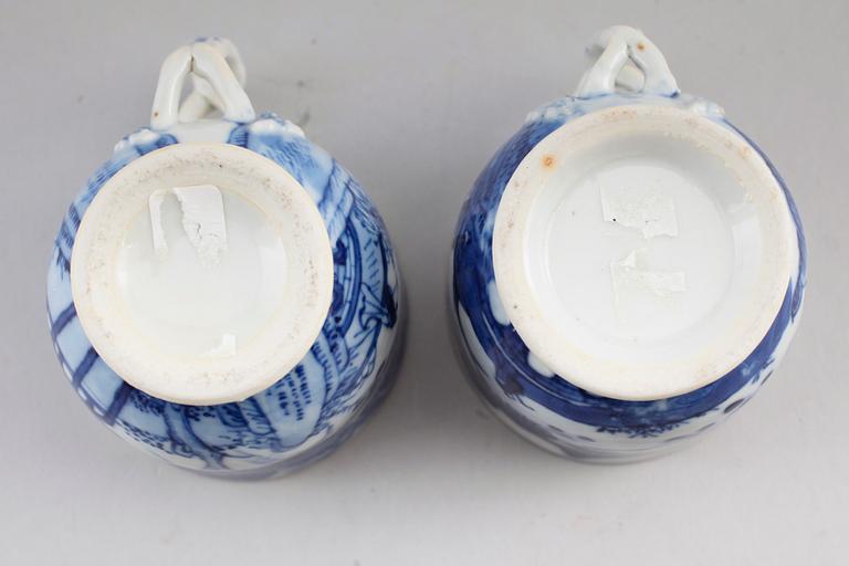 CREMEKOPPAR MED LOCK, 2 st, porslin, Kina, 1800-tal.