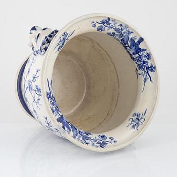 A "Fågel" creamware flower pot, Gustafsberg, Sweden, around 1900.