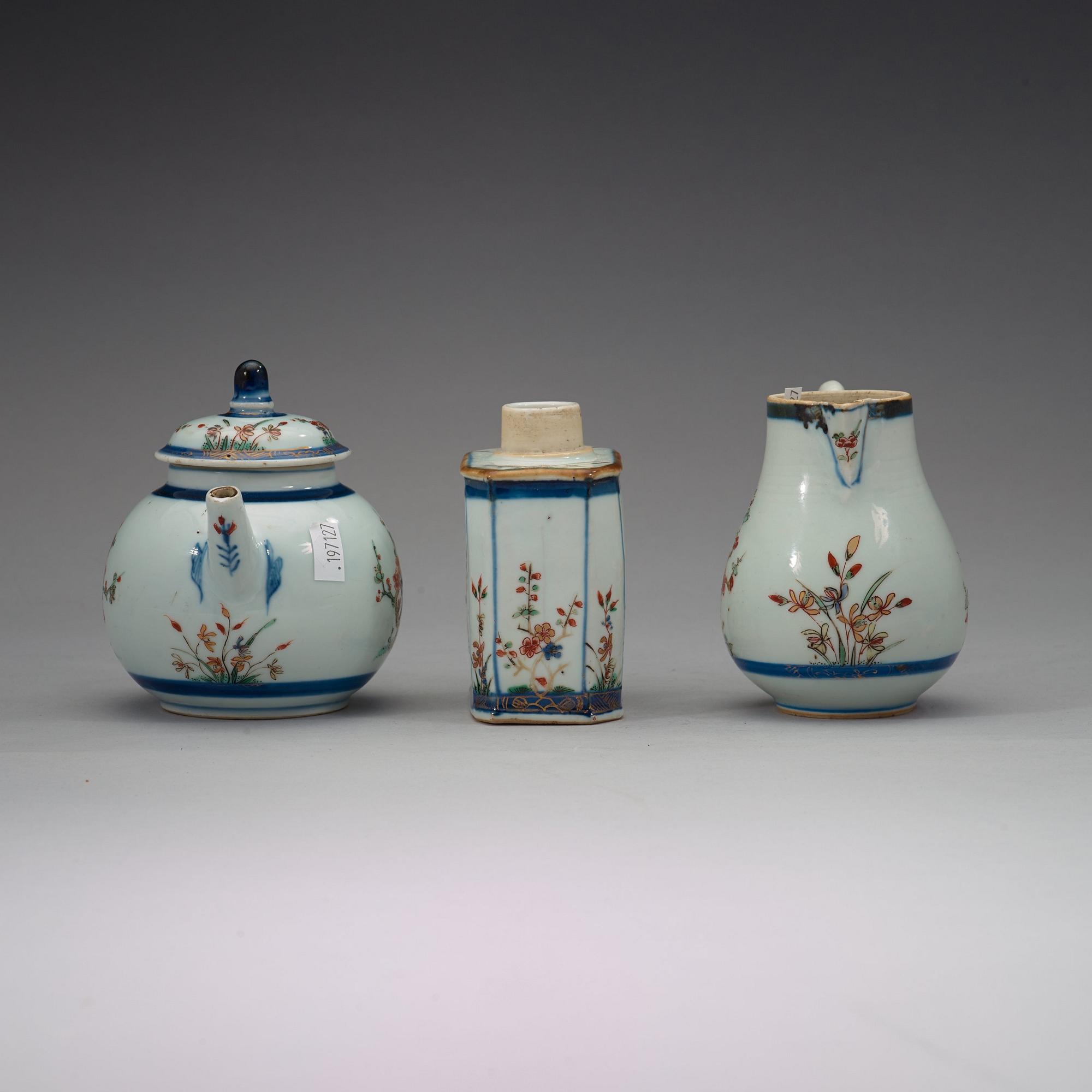 A part tea service, Qing dynasty, 18th Century.