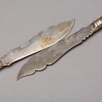 FISKBESTICK 24 delar, pläter, omkring 1900.