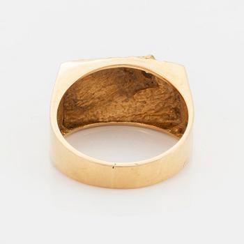 Klackring  18K guld med briljantslipad diamant.