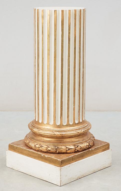 KOLONN. Gustaviansk, 1700-talets slut.
