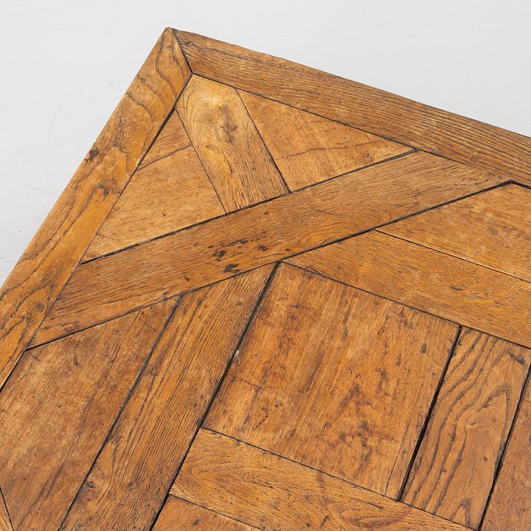 A coffee table, 21st century.