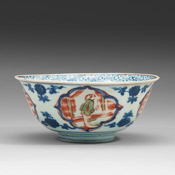 320. A blue and white bowl, Ming dynasty with hallmark (1368-1644).