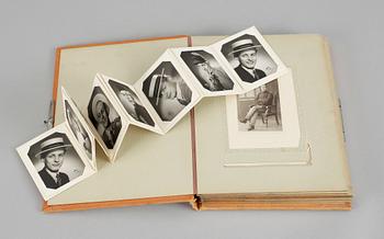 FOTOALBUM, ca 40 bilder, Jugend, omkring år 1900.