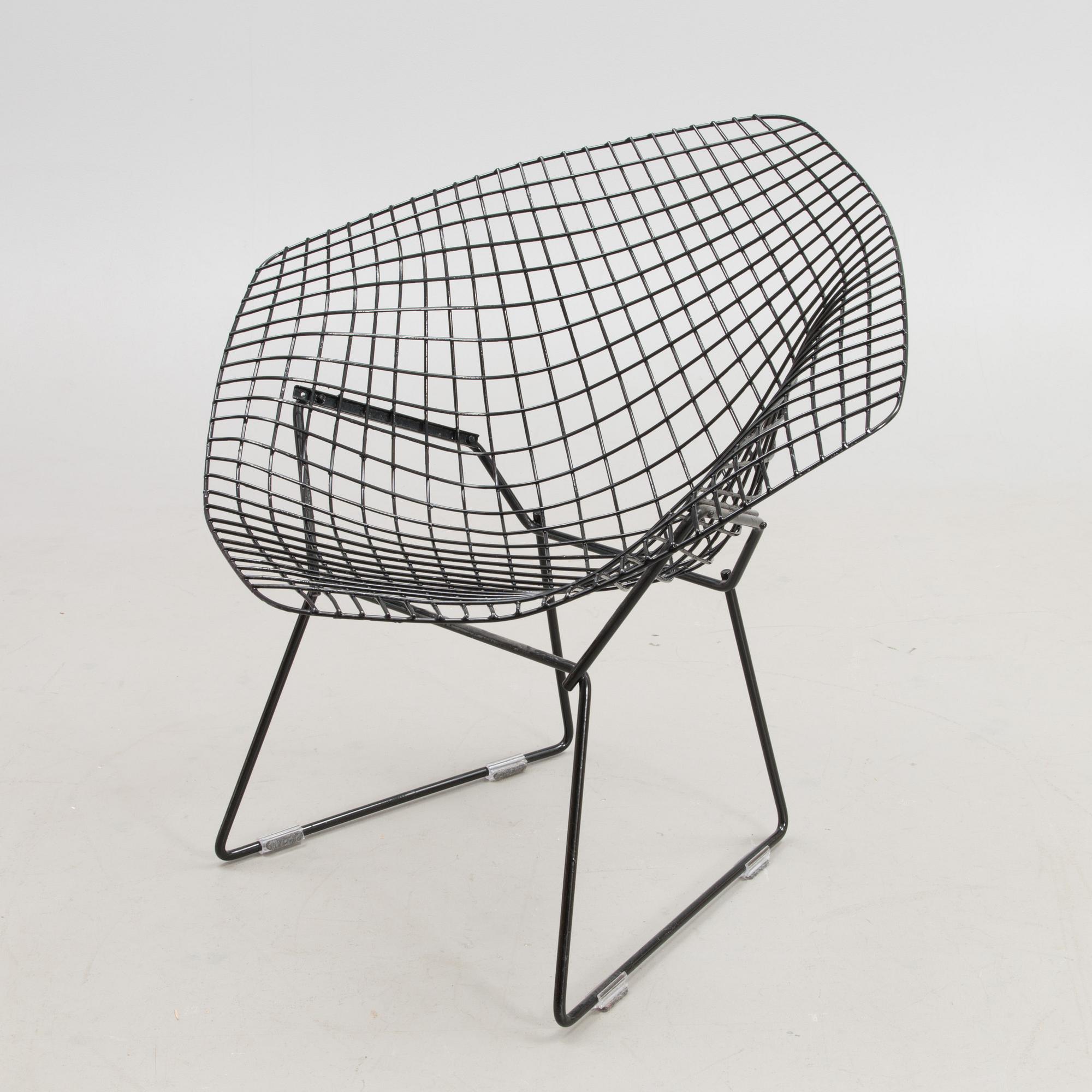 An armchair, "Diamond chair", latter half of the 20th century.