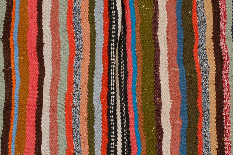 MATTA, orientalisk, modern tillverkning, ca 305x150 cm.