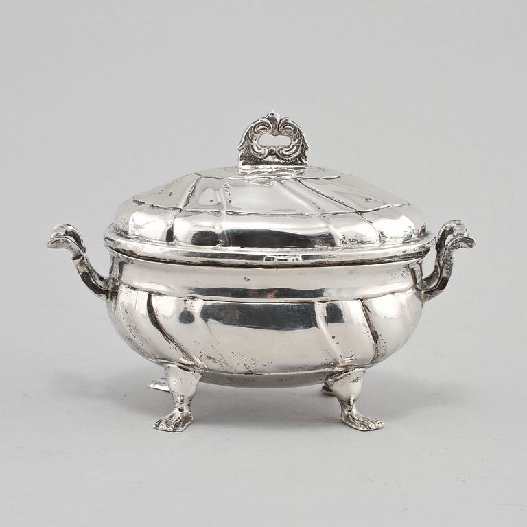 SOCKERSKÅL, silver, importstämplad, 1900-talets första hälft. Vikt 200 g.
