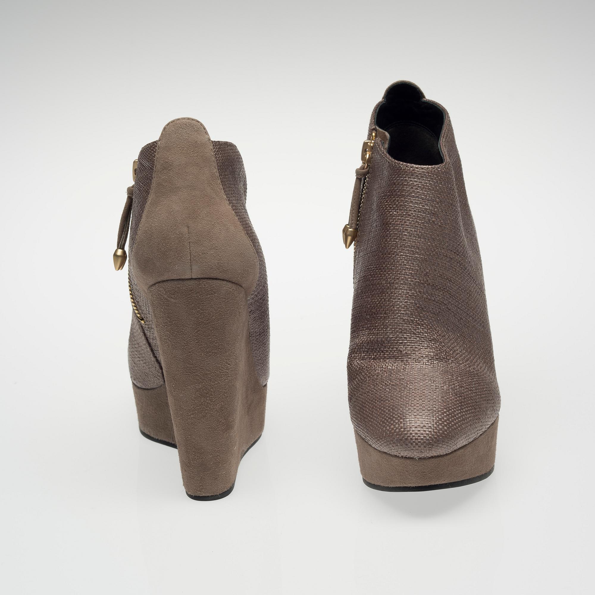 SKOR, Pierre Balmain.