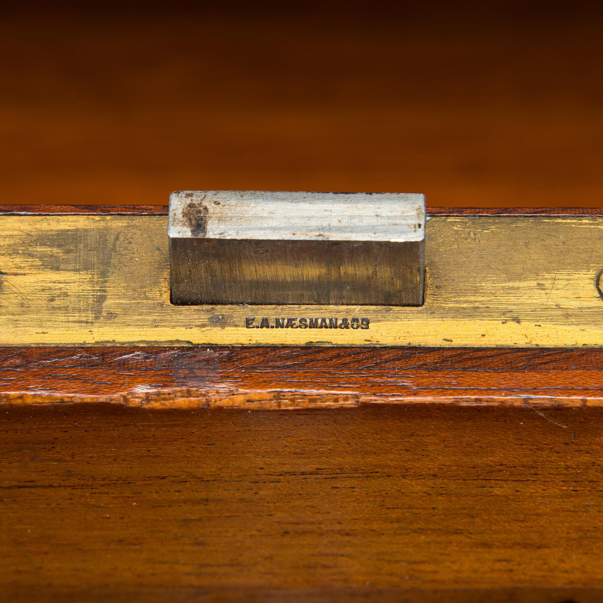 Karl Tirén, Senkki, A.B Naeslunds Möbelfabrik, Uumaja, n. 1901. Jugend.