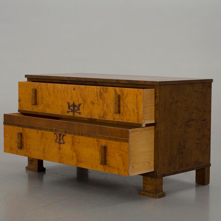 AXEL LARSSON, Hallbyrå med spegel för Bodafors.