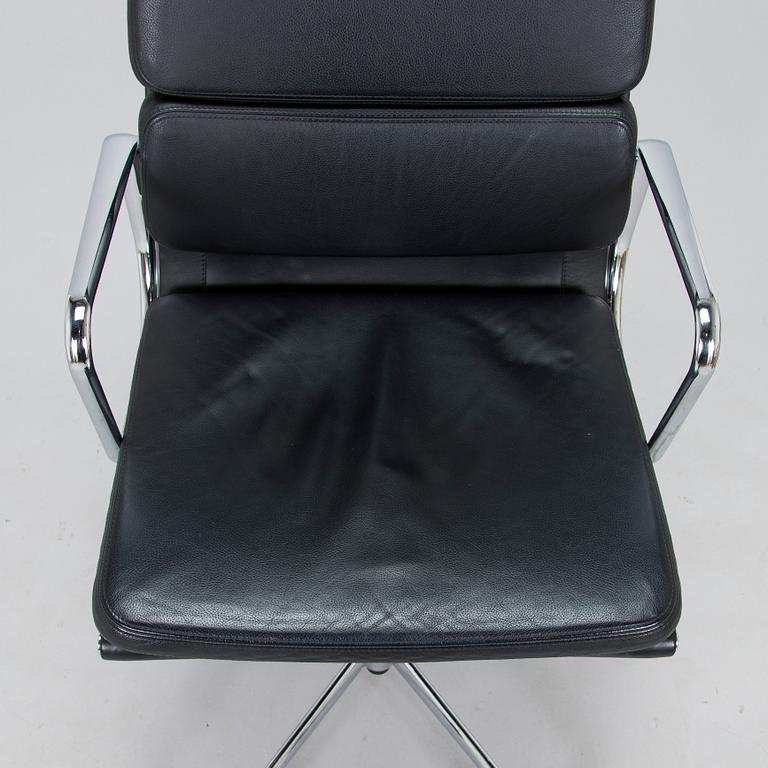 Charles & Ray Eames, a 21st Century "Soft Pad Chair EA 219, high backrest" office chair, Vitra.