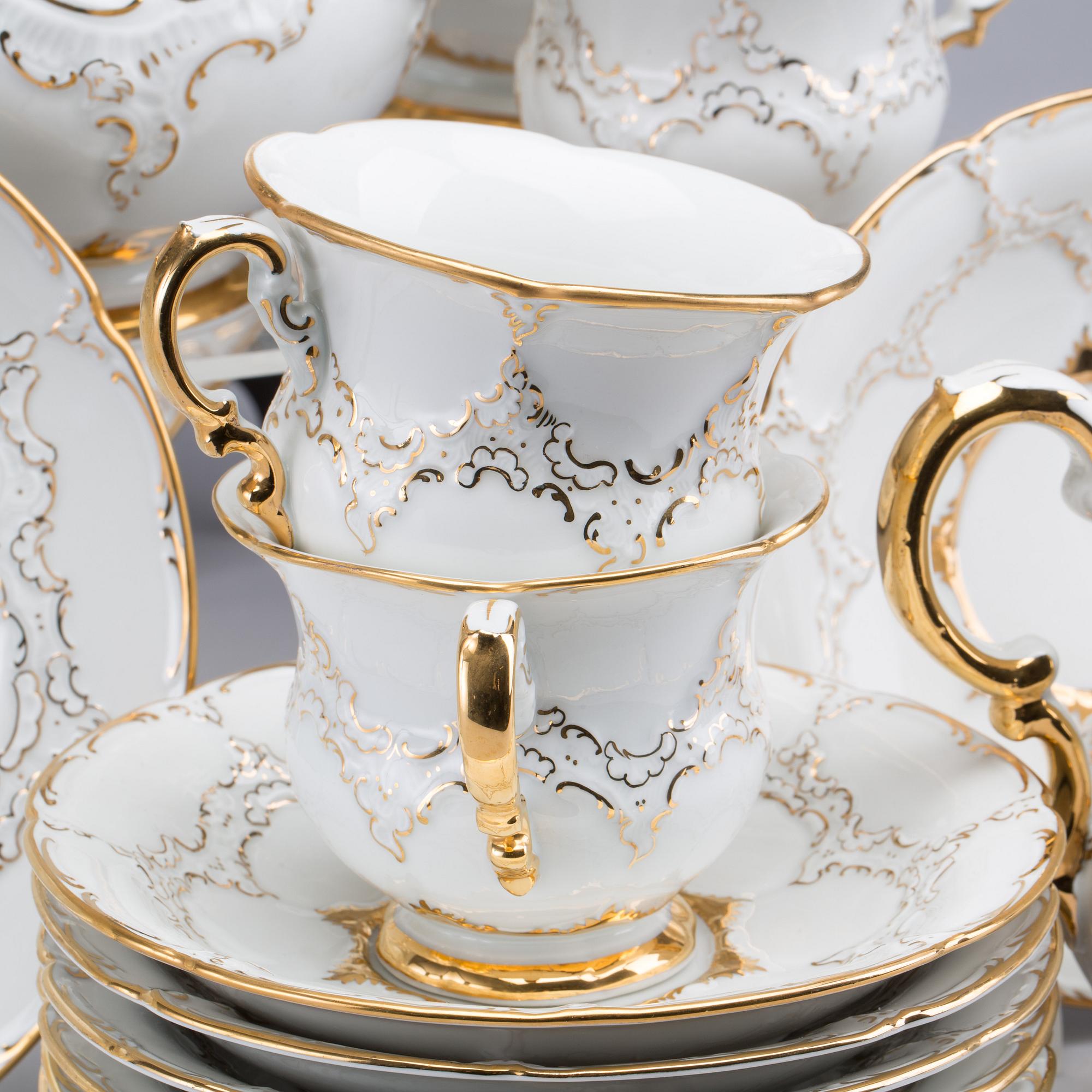 A Meissen porcelain ca 28 piece coffe and tea service, first half of the 20th century.