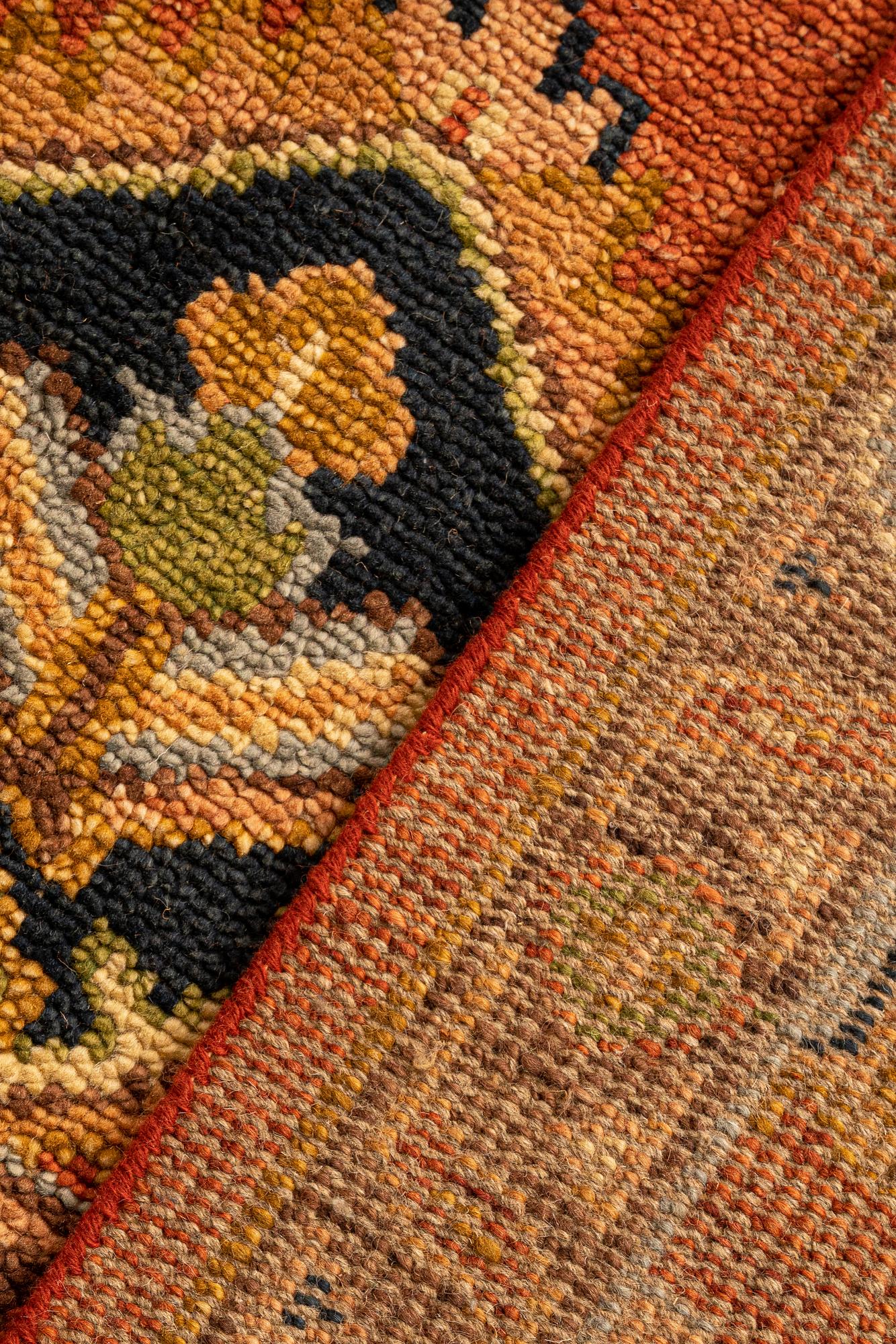 Carpet, Mamluk design, ca 304 x 239 cm.