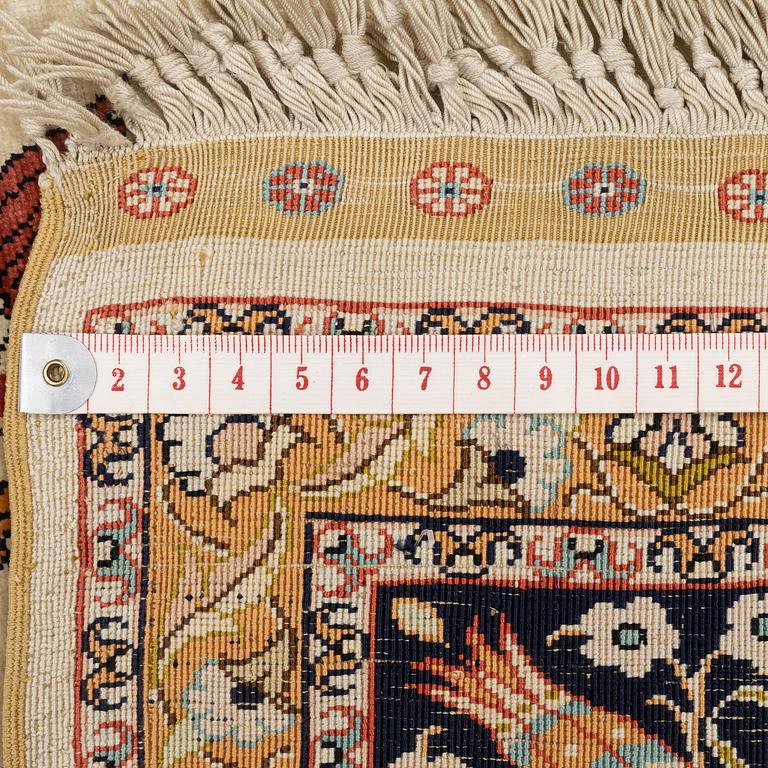 A semi-antique/old pictoral silk Hereke rug, West Anatolia, c. 152 x 103 cm.