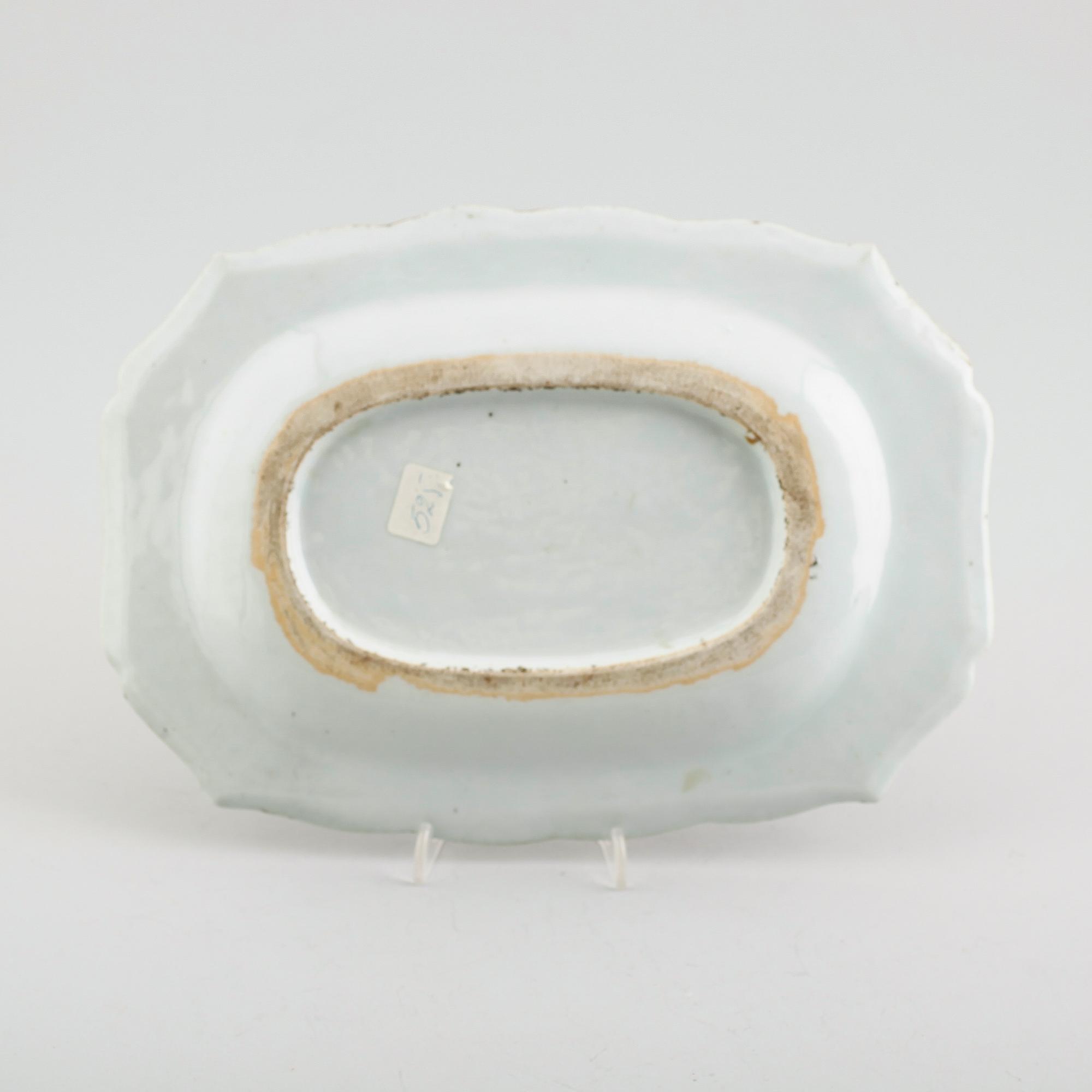 STEKFAT, porslin, Kina, Qianlong 1736-1795.