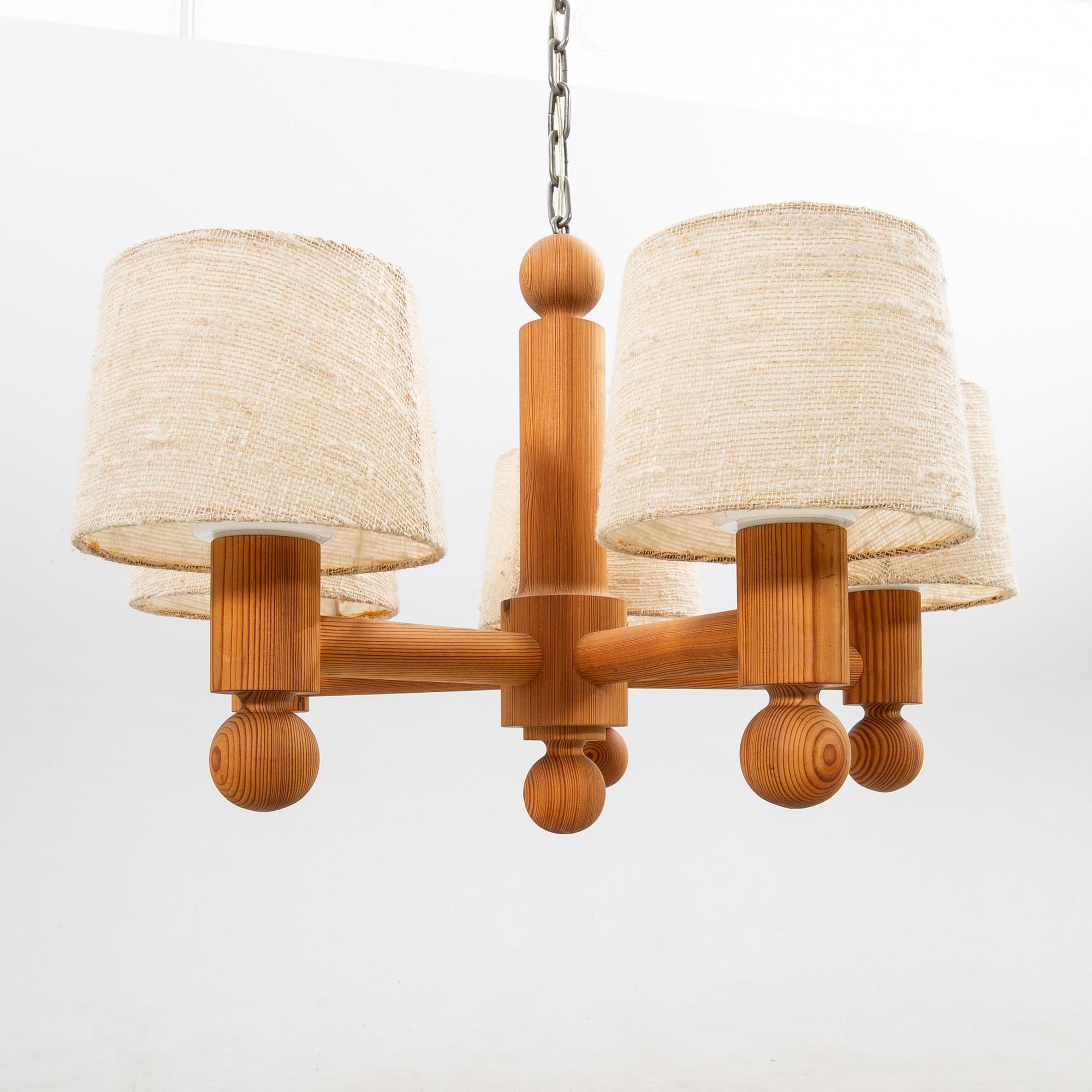 Uno & Östen Kristiansson, Taklampa "Pinus" för Luxus 1970-tal.