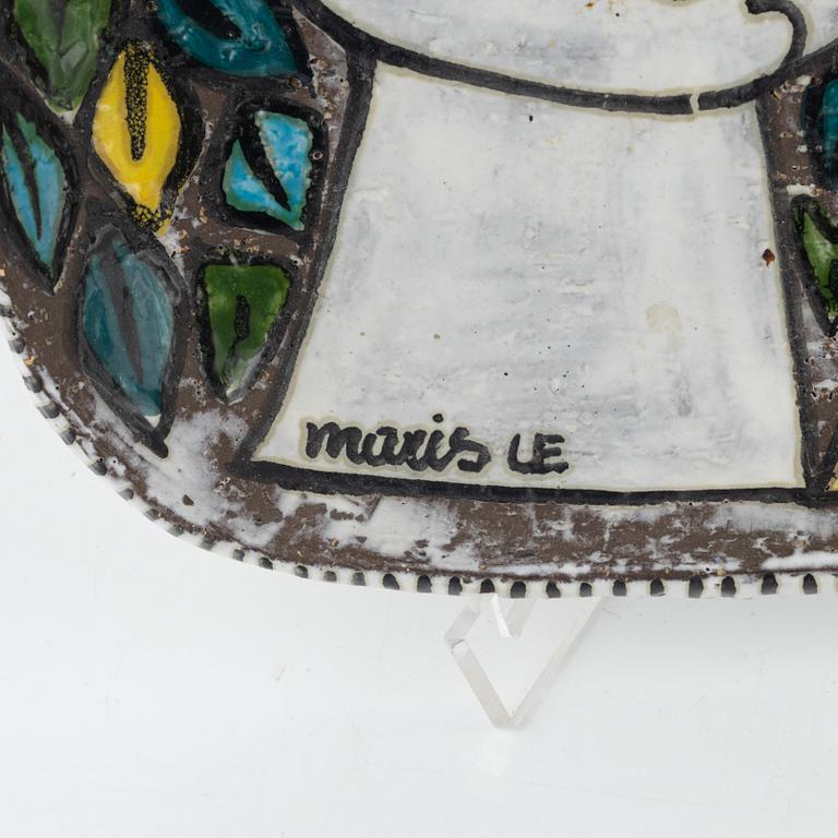 Mari Simmulson, a vase and two dishes, Upsala-Ekeby.