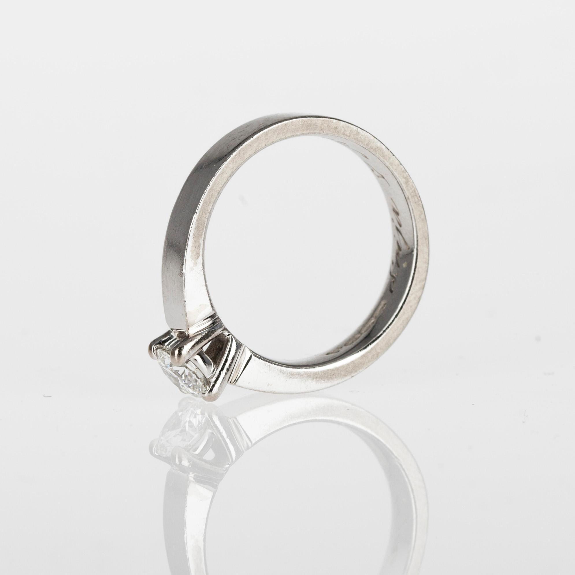 RING, 18K vitguld, briljantslipad diamant 0,41 ct. Finska stämplar 2012. Vikt 6,1 g. Intyg GIA.