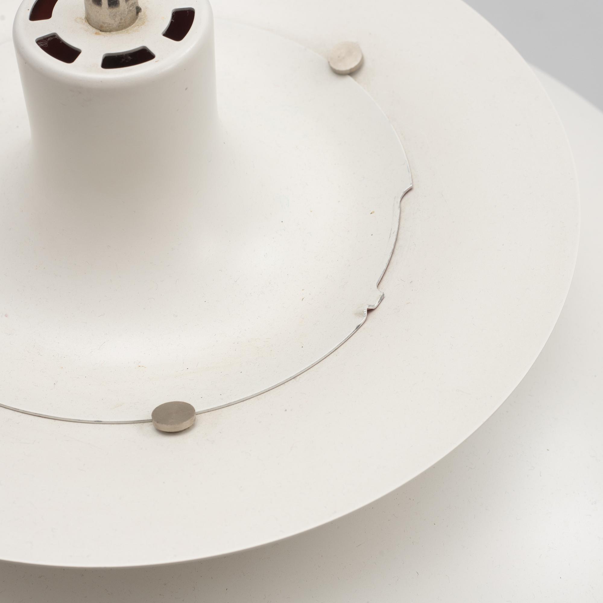 Poul Henningsen, taklampa, "PH5", Louis Poulsen, Danmark.