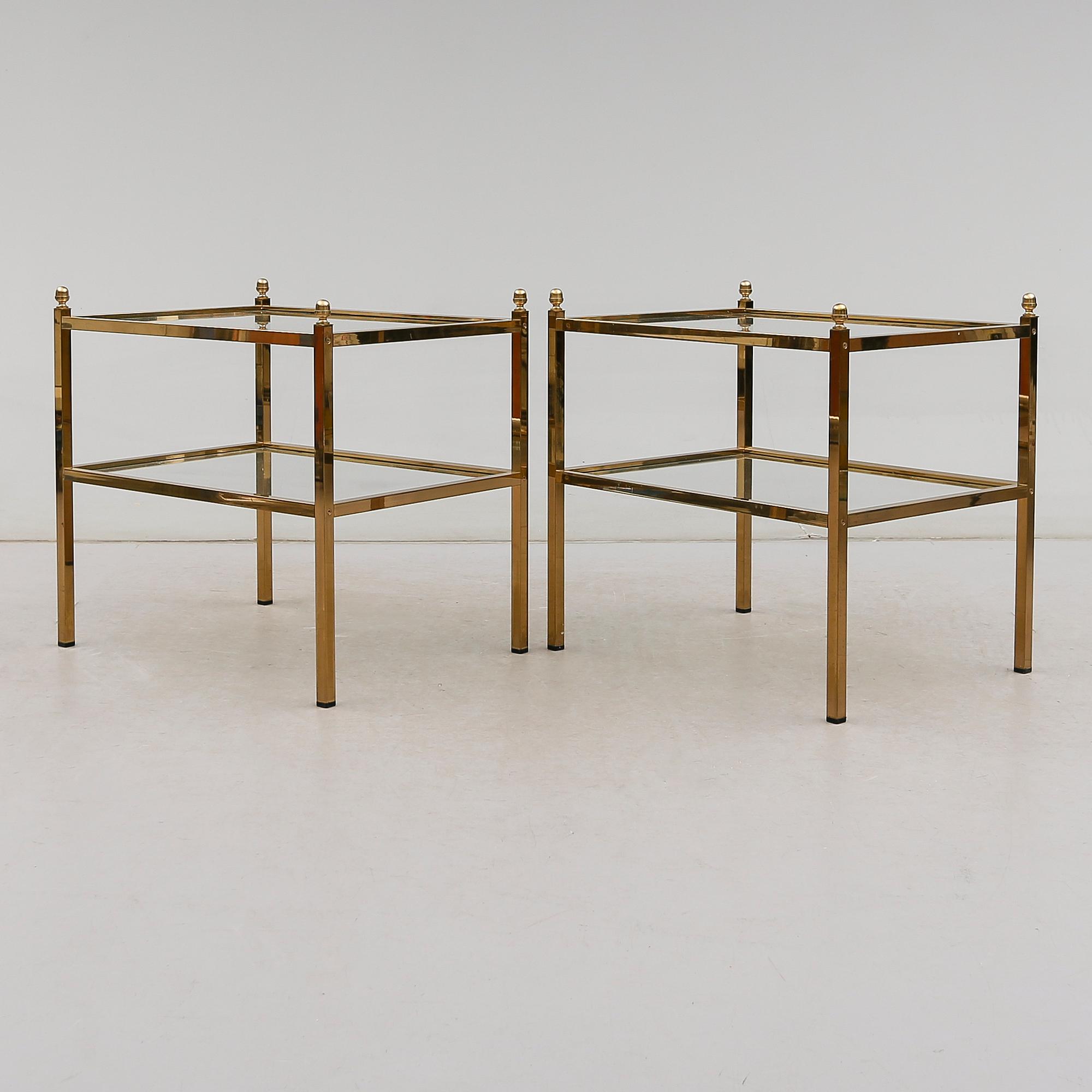 BORD, 2 st, 1900-talets andra hälft.