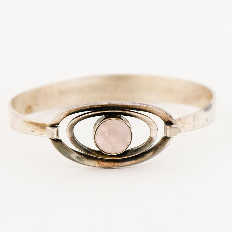 AN ERIK GRANIT BRACELET, rose quartz, silver. Helsinki 1973.