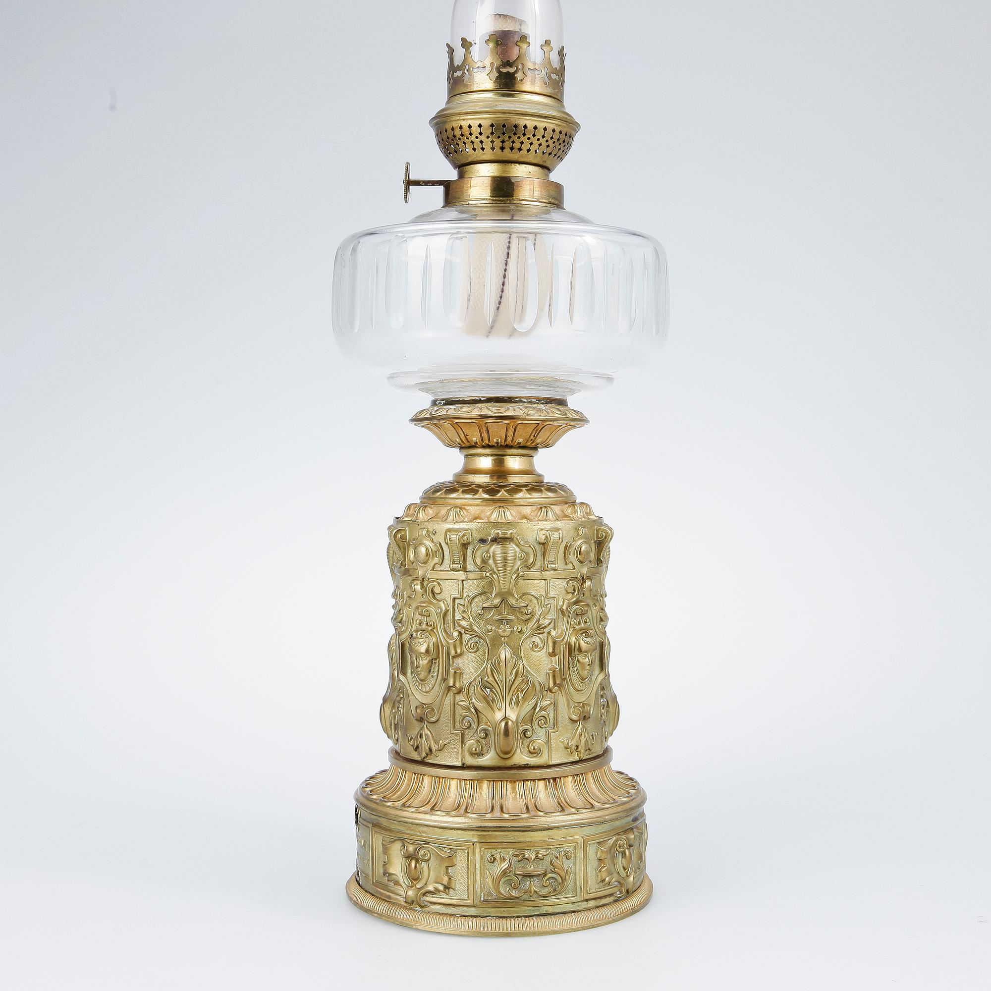 BORDSFOTOGENLAMPA, Gagneau Frankrike, omkring år 1900.