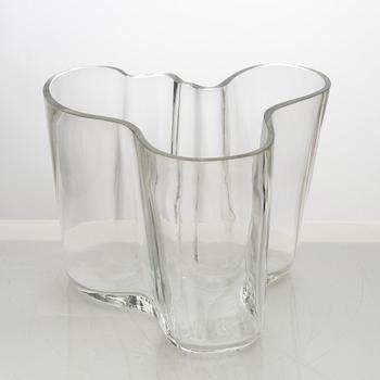 Alvar Aalto, a "Savoy" glass vase, model 3030, iittala, Finland.