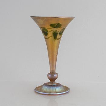Louis Comfort Tiffany, vas, glas, "Favrile", USA, tidigt 1900-tal.