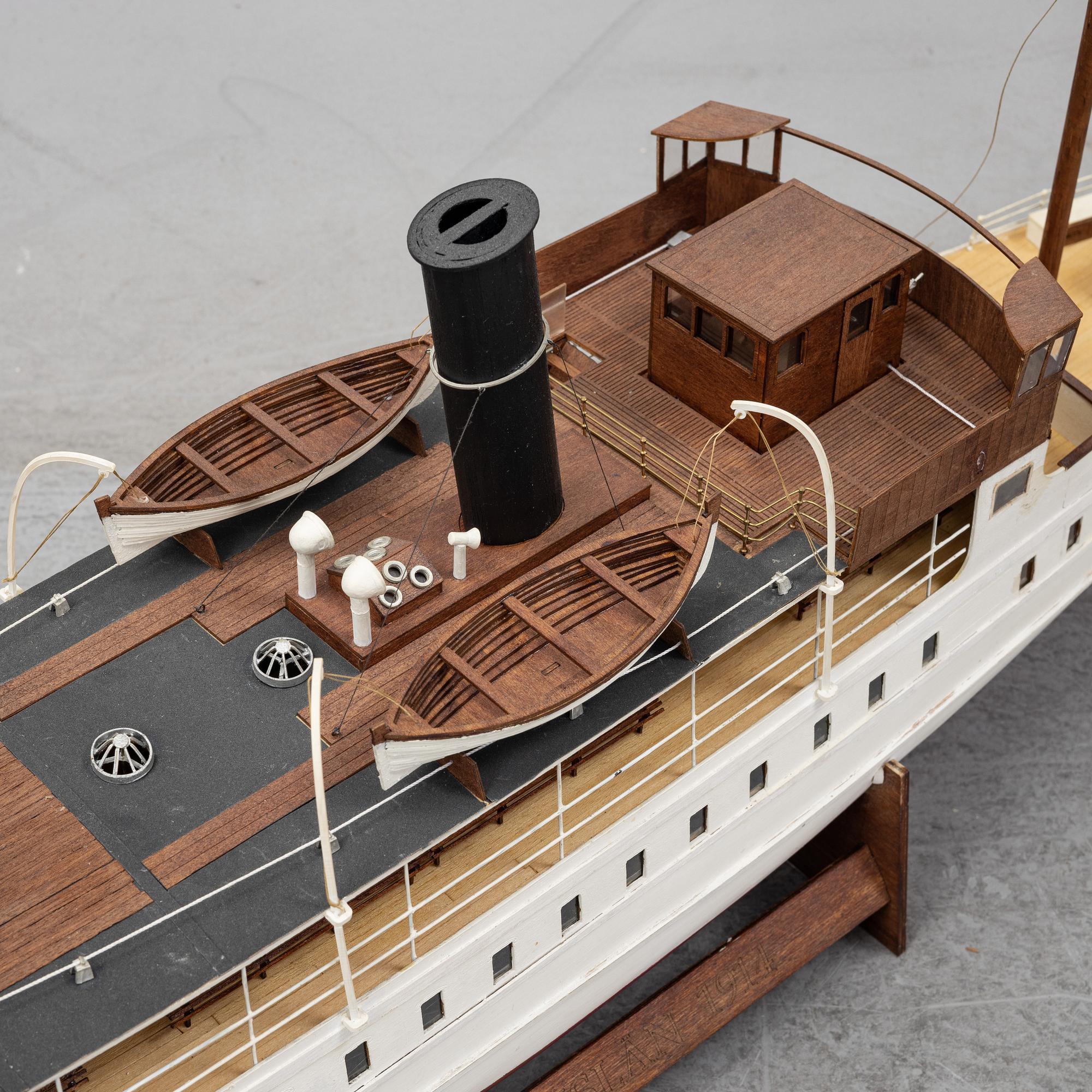 An end of the 20th Century ships scale model of the steamer 'Bohuslän'.