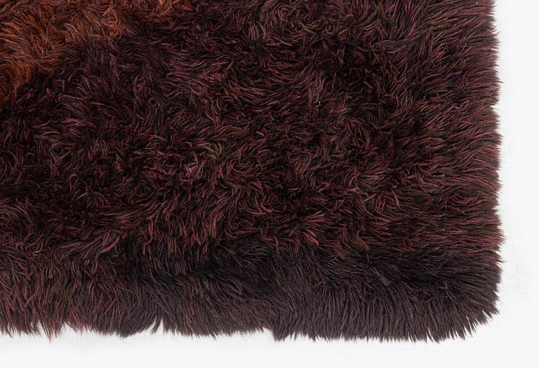 Timo Sarpaneva, a carpet, 'D-4', knotted pile, c. 198 x 203 cm, Villayhtymä Oy - Uniwool Ltd.