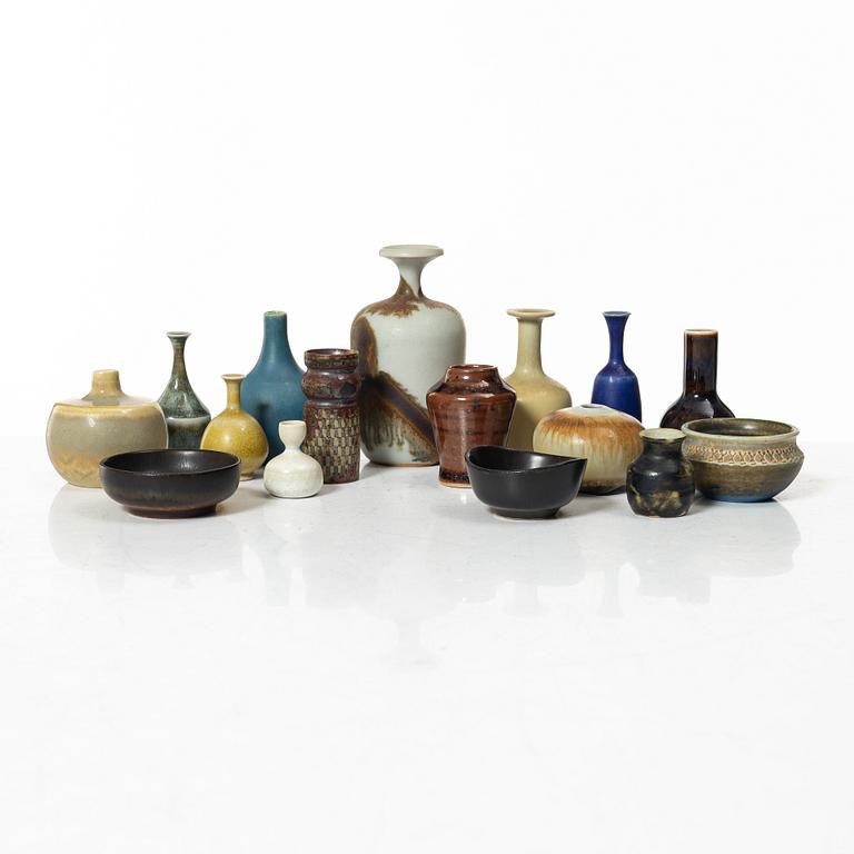 Miniature vases, 16 pcs, including Stig Lindberg, Gunnar Nylund, Carl Harry Stålhane, 1960s/70s.